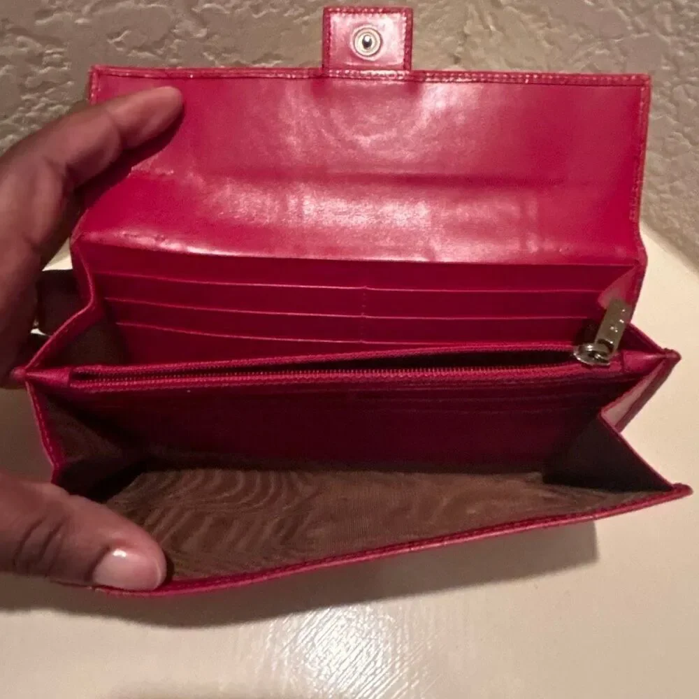 Ferragamo Long Wallet Red Gancini Embossed Logo Leather Travel Organization Bold